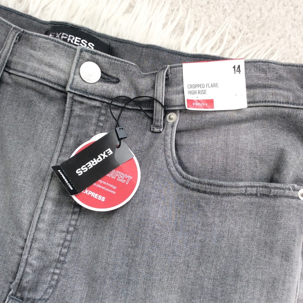 NWT Express High Rise Cropped Flare Jean - Picture 7 of 7
